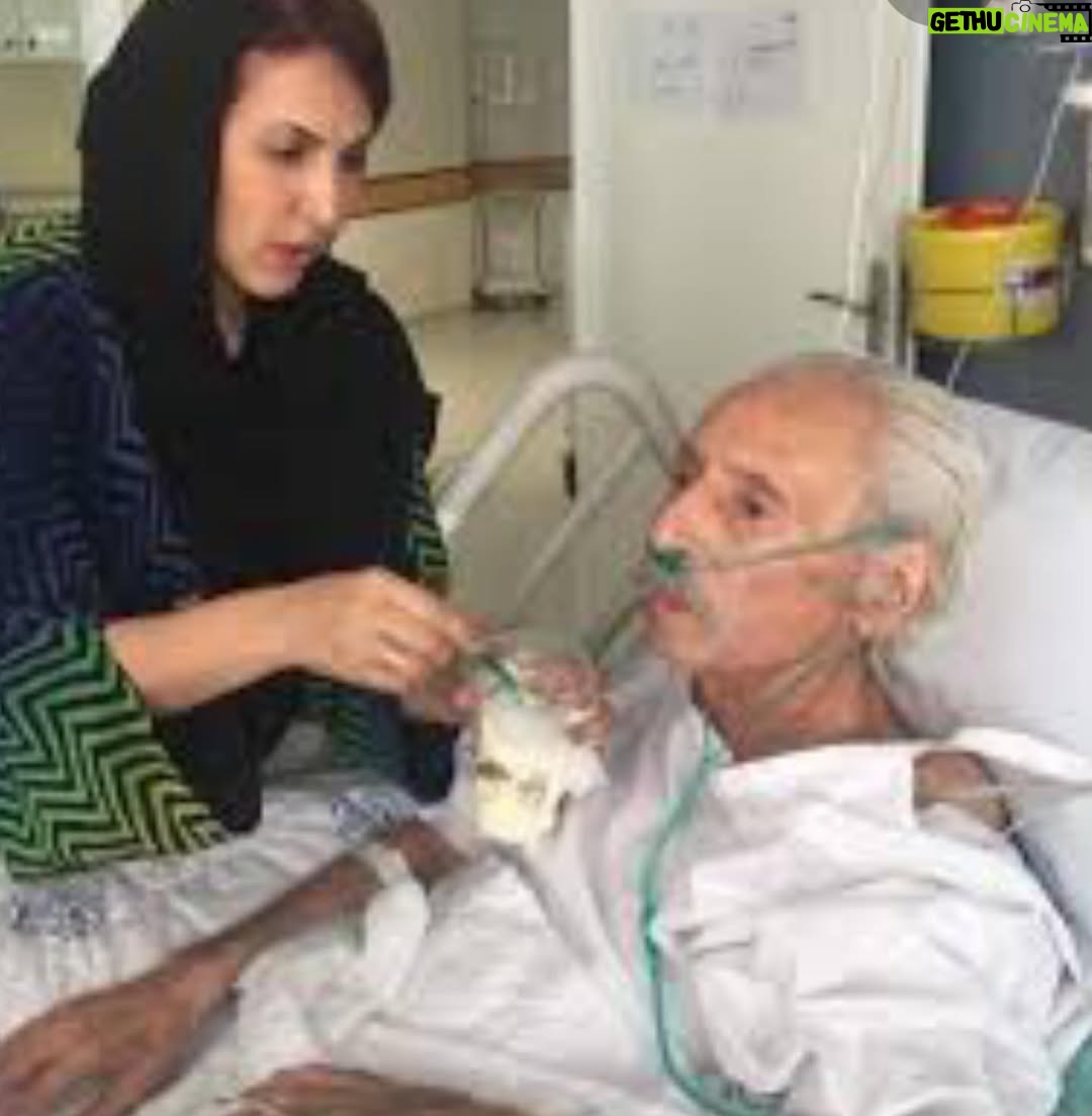 Fatemeh Goudarzi - 39.1K Likes - .
استاد چقدر خوشحالم که نیستید تا خیلی چیزهارو ببینید ومثل همیشه که عصبانی میشدید از نابرابریها وشعری میخواندید که...
هرچند که جای خالیه شما هیچگاه پر نخواهد شد وهنرمندی با خضوع چون شما را از دست دادیم 
دنیای ما متاسفانه دنیای رفتن شده وعشق وشور و هیجان زندگی کردن خیلی بیرنگ ، خوبه که نیستید تا ببینید 😞روحتون شاد بزرگوار همیشه در دلمان
 هستید وبیادتان 🙏🌹
#فاطمه_گودرزی 
#jamshidmashayekhi1 
#fatemeh_goudarzi y 
#هنر #هنرمند #بازیگر #بازیگران