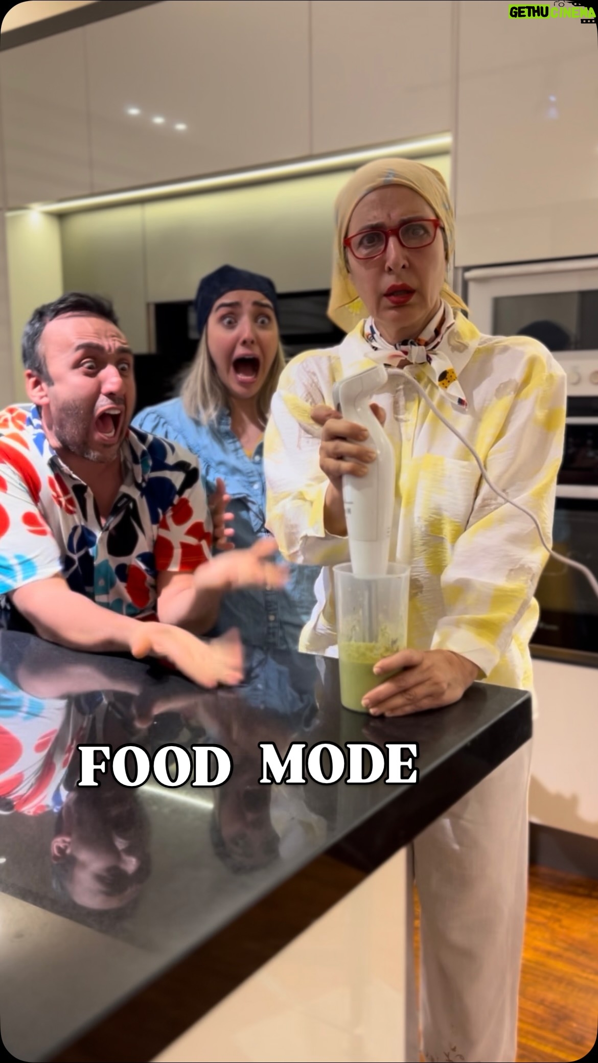 Fatemeh Goudarzi - 46.8K Likes - ⁨	🧀
همیییشه با معضل غذا چی درست کنم رو به رو هستم و وقتی  مادرشوهر تصمیم بگیره، کل منو خلاصه میشه تو یه کدو…🧄
سس مخصوص که همیشه هست و به نظرم اسمش رو بذاریم سس  رماس( ترکیب ریحون و ماست و سیر) 
داخل کدو هم گوجه فرنگی، تخم مرغ آب پز، پنیر پیتزای آب شده و سس رو گذاشتیم و مزه بی نظیری داشت… حتما امتحان کنین چون واقعا ساده ست و مواد اولیه ش تو خونه همه مون هست… 🍅
وقتی درست کردین عکس بفرستین و نظرتون رو بگین… 
🥬
#خوشمزه_شو #خوشمزه_شو_فاطمه_گودرزی #فاطمه_گودرزی #دریادشت #پویان_گنجی #سبزیجات⁩