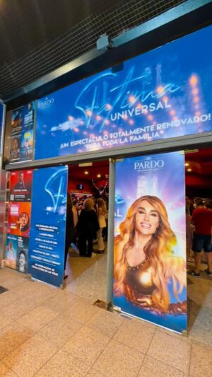 Fátima Flórez Instagram - ÉXITO TOTAL 👏👏👏 🌟FÁTIMA ES UNIVERSAL🌟 @marcelopolino, Orquesta en Vivo, Pampas Bravas y Bailarines  ENTRADAS EN VENTA  #Plateanet y en Boletería del Teatro Roxy