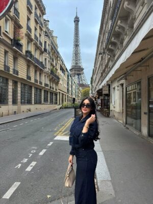 Fatma Bartakis Instagram - Eiffel in love with this city ❤️
—————————————————
#paris #autumn #vacation #ootd