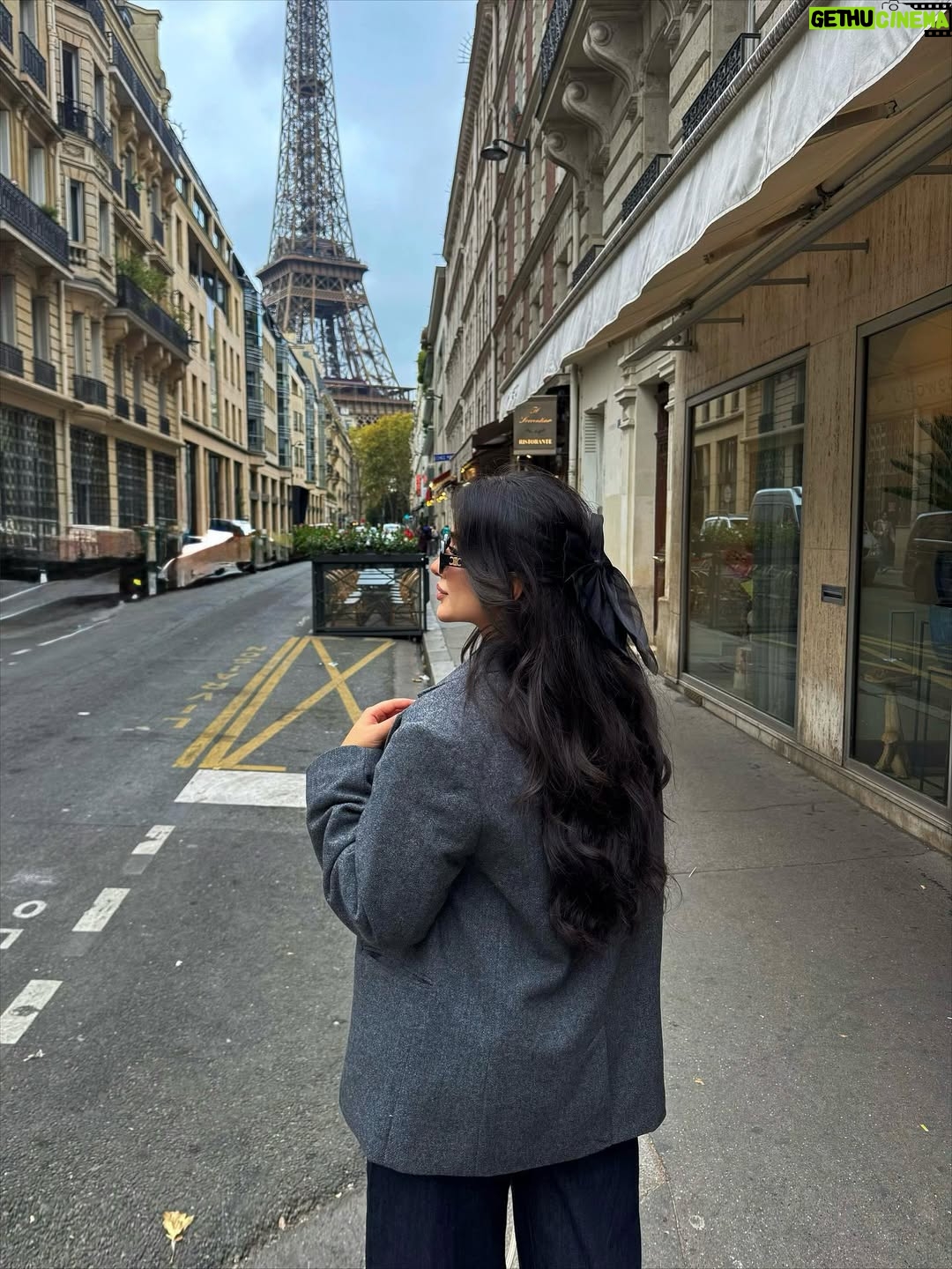 Fatma Bartakis - 30.4K Likes - Eiffel in love with this city ❤️
—————————————————

#paris #autumn #vacation #ootd