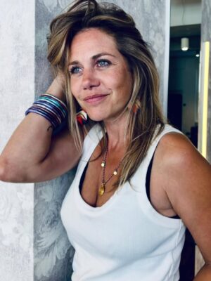Felicitas Woll Instagram - Ich spreche ohne Mund,
höre ohne Ohren,
doch nur, wenn jemand ruft.
Was bin ich?

Danke euch, für eure lieben tollen Worte! Ihr seid einfach die besten. Ich bin ja nicht so der Instagram Typ, weiß auch manchmal gar nicht, was ich so posten soll 😄 Aber ich lese alle eure Kommentare und ich kann mich nur glücklich schätzen, über so viel Herz und Wärme, die ich hier von euch zurück bekomme!  Wirklich….danke dafür….auch wenn diese InstaWelt hier oberflächlich ist, es kommt doch etwas in der Tiefe an!  Sonnige Grüße zu euch und lasst uns weiter so liebevoll bleiben! Das ist für den Geist und die Gesundheit einfach das beste! 🙌🏻😘🌺