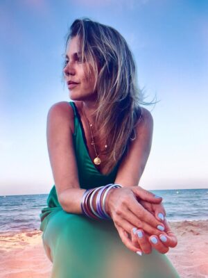 Felicitas Woll Instagram - „I don’t need much….Just the sea, the sand, and a deep breath!”