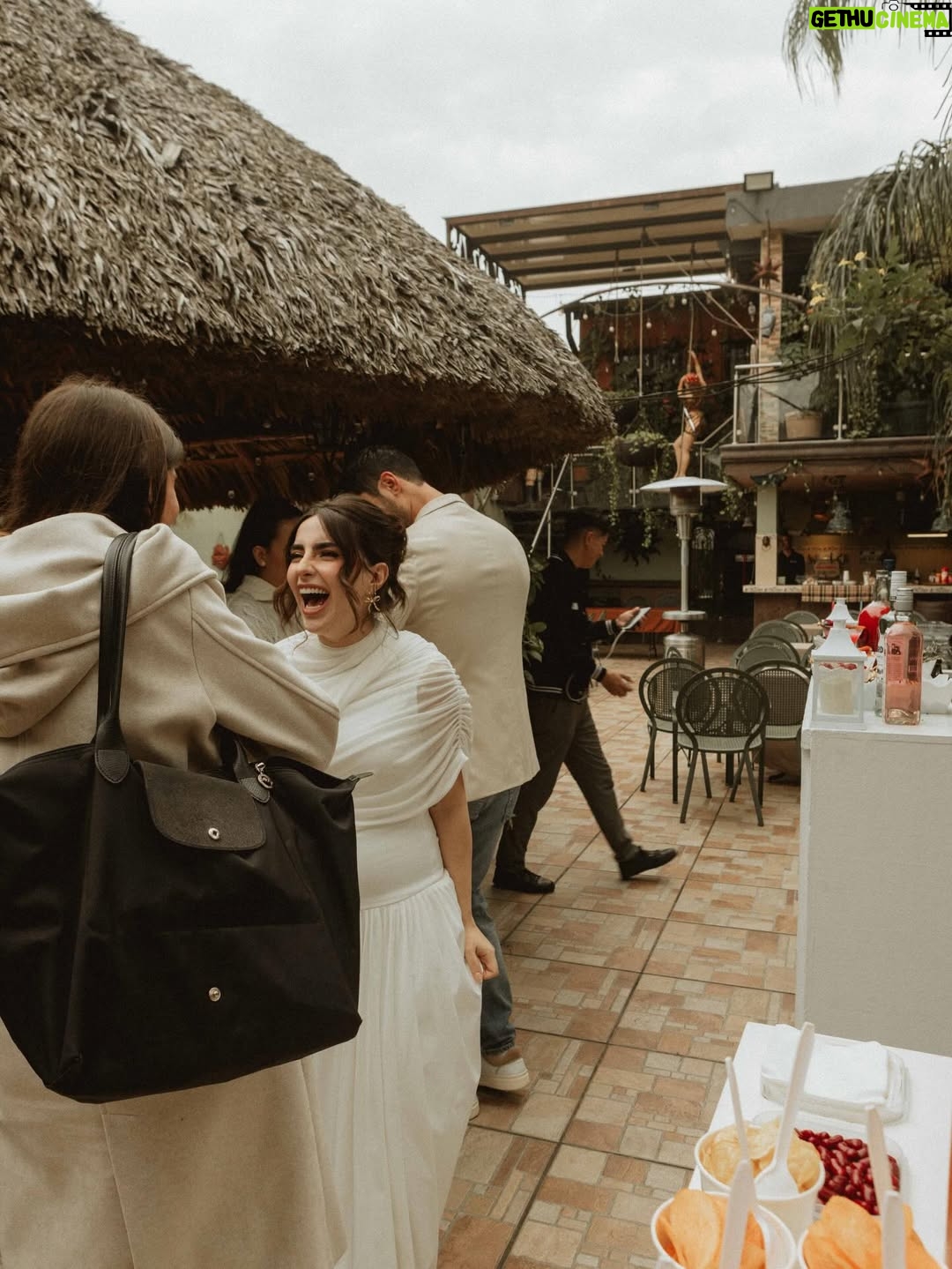 Fernanda Urdapilleta - 169.1K Likes - Obvio todo lo hicimos en @coquiclub_ que es el lugar perfecto para cualquier celebración 🤍 súper aesthetic y es como si estuvieras afuera de la ciudad pero… spolier alert: todo es dentro de la ciudad 👏🏼