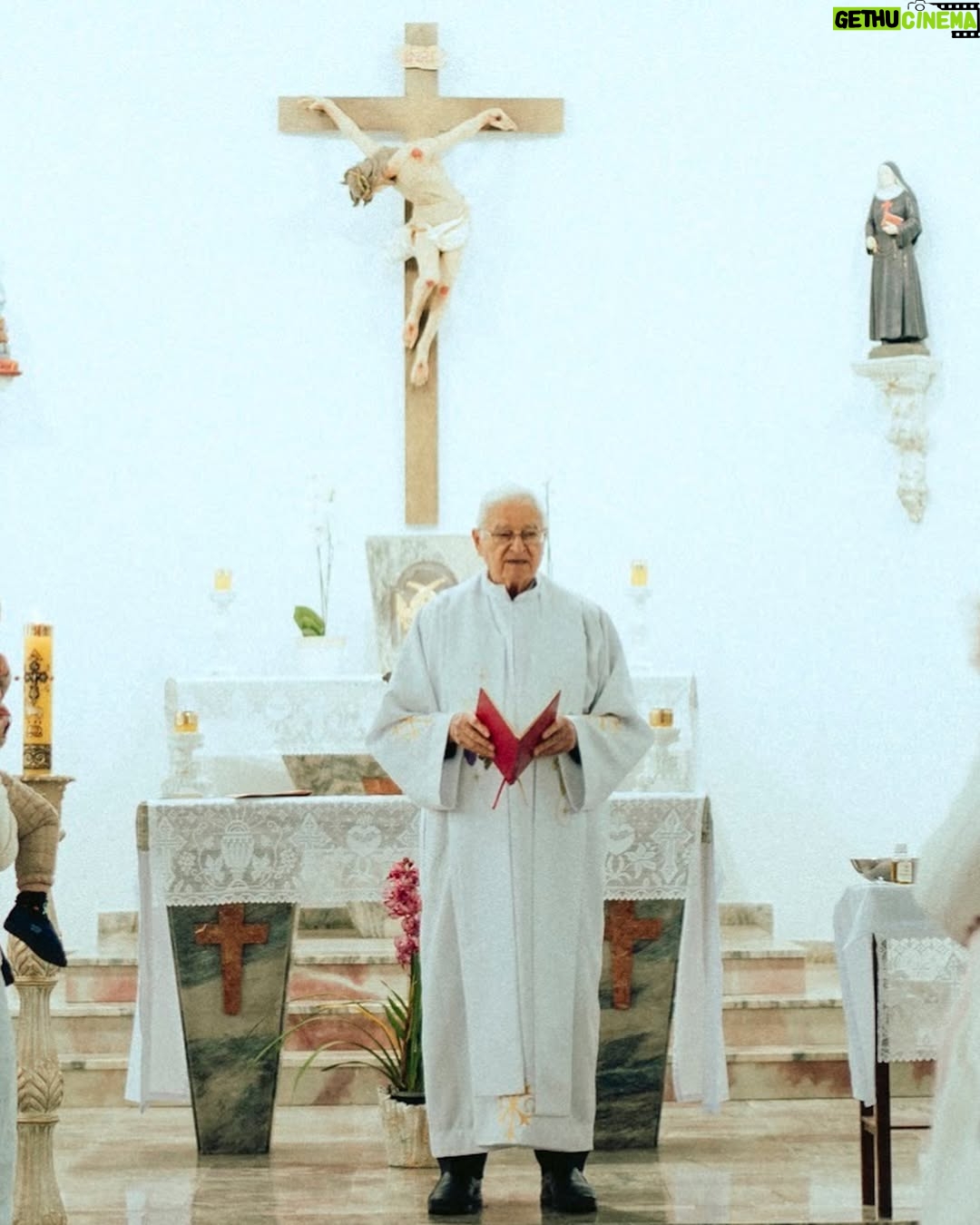 Fernanda Vasconcellos - 85.4K Likes - No batismo, a criança inicia sua jornada de fé, tornando-se um filho de Deus, um discípulo de Cristo, recebendo o Espírito Santo, fortalecendo a vida e a purificação espiritual.

Amém.

📸 @felipelbc