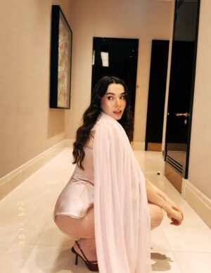 Feyza Sevil Güngör Instagram - take off position and müzik ekle🚀

reklam