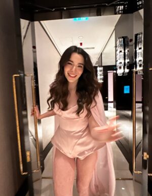 Feyza Sevil Güngör Instagram - take off position and müzik ekle🚀

reklam