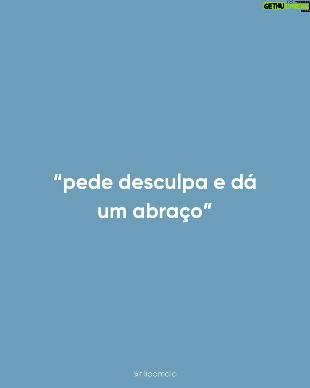 Filipa Maló Franco - 1.9K Likes - Primeiro post do ano, e sai um dos temas mais pedidos. 

A empatia não nasce com o bebé.

É por isso que exigir pedidos de desculpa ou gestos de reparação precoce não ensina cuidado, ensina obediência ou muitas vezes, a importância de o fazer pelo adulto e pelas suas emoções e não, pelo próprio ou porque efetivamente se compreendeu a gravidade.

É verdade que eu acho que devemos ensinar sobre o significado de um pedido de desculpa. Ensinar principalmente através do exemplo mas também, de como podemos através da palavra mostrar que sentimos culpa e arrependimento. Mas em relação aos abraços sou contra que o devemos promover e incentivar principalmente quando a criança está zangada ou triste. 

Basta pensarmos em nós e na forma como não nos apetece abraçar o outro quando não o sentimos. 

Em suma, a empatia, que será a base para um pedido de desculpa e vontade de abraçar após um conflito, constrói-se na relação. E uma criança aprende a considerar o outro quando, primeiro, foi escutada, regulada e respeitada nos seus limites.

Antes da empatia, vem a segurança.
Antes da reparação, vem a compreensão.