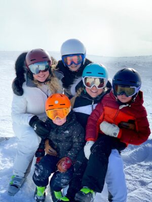 Filippa Rådin Instagram - Grattis på födelsedagen mitt hjärta ❤️

För dig går jag genom eld och storm.
Jag står kvar.
Jag krigar.
Jag ger aldrig upp.

För kärleken till dig är villkorslös
och större än allt.

DU
Alltid unik.
Alltid perfekt.
Alltid du. ❤️