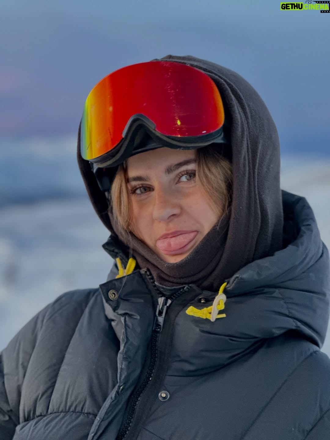 Filippa Rådin - 2.8K Likes - Grattis på födelsedagen mitt hjärta ❤️

För dig går jag genom eld och storm.
Jag står kvar.
Jag krigar.
Jag ger aldrig upp.

För kärleken till dig är villkorslös
och större än allt.

DU
Alltid unik.
Alltid perfekt.
Alltid du. ❤️