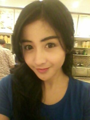 Fitria Rasyidi Instagram - Ikutan ah 2016... 🤣🤭 dr rambut panjang sampe bondol dan sebelum di jajah sama monster keriting 👹🤪