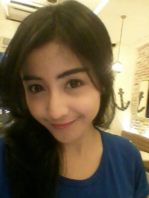 Fitria Rasyidi Instagram - Ikutan ah 2016... 🤣🤭 dr rambut panjang sampe bondol dan sebelum di jajah sama monster keriting 👹🤪