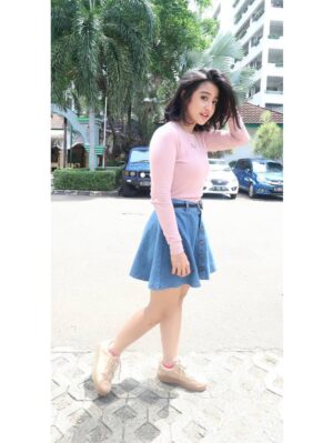 Fitria Rasyidi Instagram - Ikutan ah 2016... 🤣🤭 dr rambut panjang sampe bondol dan sebelum di jajah sama monster keriting 👹🤪