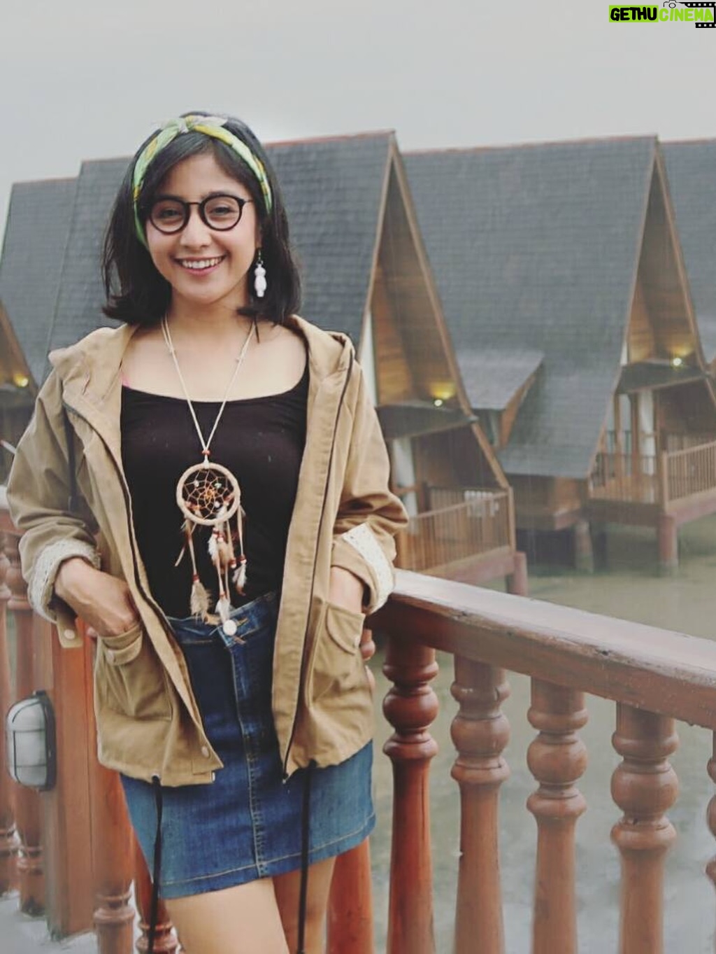 Fitria Rasyidi - 29.1K Likes - Ikutan ah 2016... 🤣🤭 dr rambut panjang sampe bondol dan sebelum di jajah sama monster keriting 👹🤪