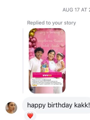 Fitria Rasyidi Instagram - Dee aku datang jenguk kamu.. 
Kangen dipanggil "teteh" sama kamu.. kangen di spal spill produk sama kamu, kangen liat kamu yg rajin olahraga, yg sangat ceria baik sama semua orang.. 10 tahun kenal kamu ga pernah berubah sama sekali..

Terakhir kamu ucapin aku birthday! padahal kamu udah banyak temennya tapi masih inget aku.. makasih udah selalu inget aku.. 

Deee... al- fatihah 🤍🙏🏻