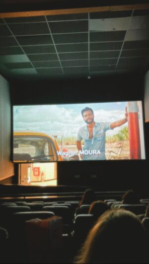 Flávia Alessandra Instagram - É o cinema brasileiro em mais uma noite histórica !!! Hoje tem Globo de Ouro, às 21:30, e você pode assistir na Globo (depois do Fantástico), na TNT ou HBO Max. Merda pra nós ❤️🌟