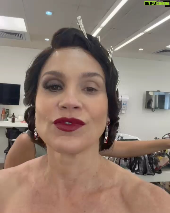 Flávia Alessandra - 26.3K Likes - Festa de réveillon da Baronesa vem aí com elenco inteiro reunido e tudo que ela tem direito 😏 essa aí é maluca mesmo… vcs não perdem por esperar a entrada triunfal 🤪