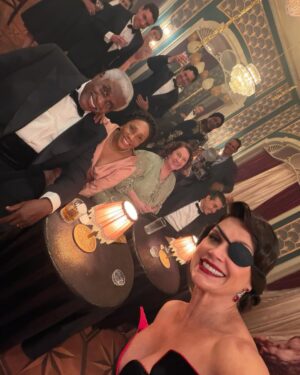 Flávia Alessandra Instagram - Festa de réveillon da Baronesa vem aí com elenco inteiro reunido e tudo que ela tem direito 😏 essa aí é maluca mesmo… vcs não perdem por esperar a entrada triunfal 🤪