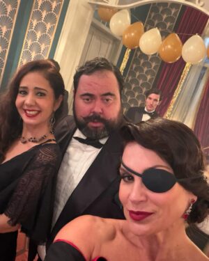 Flávia Alessandra Instagram - Festa de réveillon da Baronesa vem aí com elenco inteiro reunido e tudo que ela tem direito 😏 essa aí é maluca mesmo… vcs não perdem por esperar a entrada triunfal 🤪