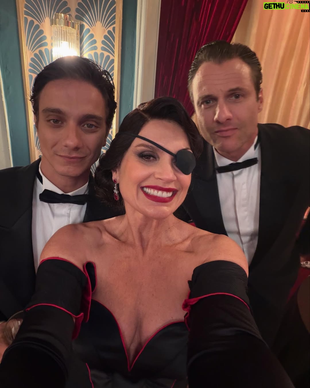 Flávia Alessandra - 26.3K Likes - Festa de réveillon da Baronesa vem aí com elenco inteiro reunido e tudo que ela tem direito 😏 essa aí é maluca mesmo… vcs não perdem por esperar a entrada triunfal 🤪