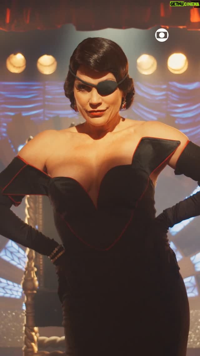 Flávia Alessandra - 29K Likes - ELA É O EVENTO 🔥🧛‍♀️ A Baronesa serviu demais na festa de Ano Novo com essa entrada triunfante de vampira ✨ #ÊtaMundoMelhor