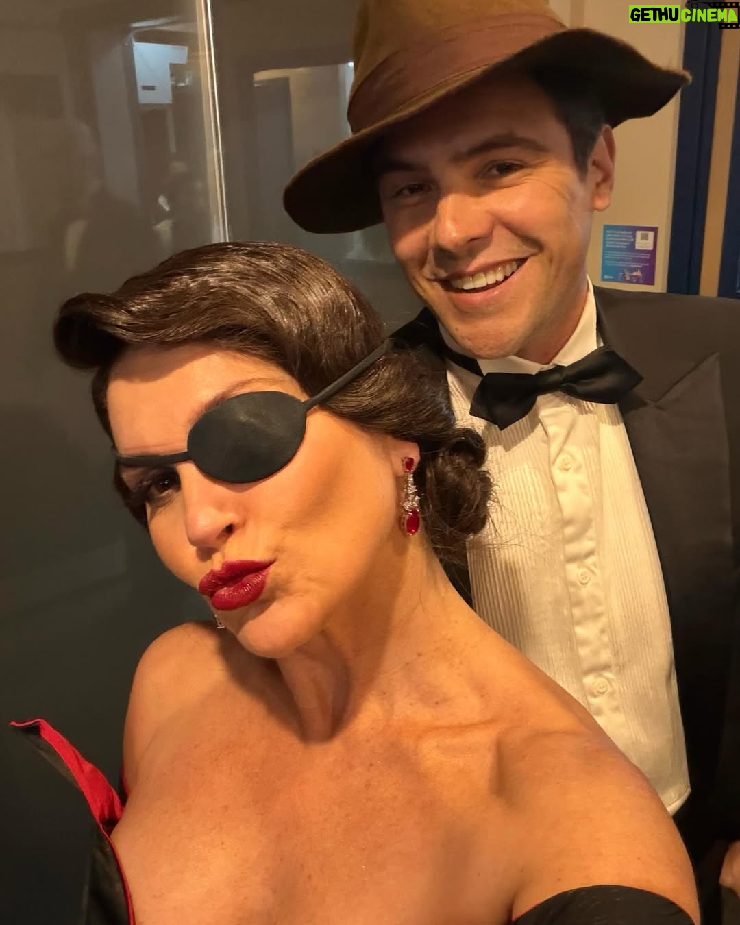 Flávia Alessandra - 26.3K Likes - Festa de réveillon da Baronesa vem aí com elenco inteiro reunido e tudo que ela tem direito 😏 essa aí é maluca mesmo… vcs não perdem por esperar a entrada triunfal 🤪