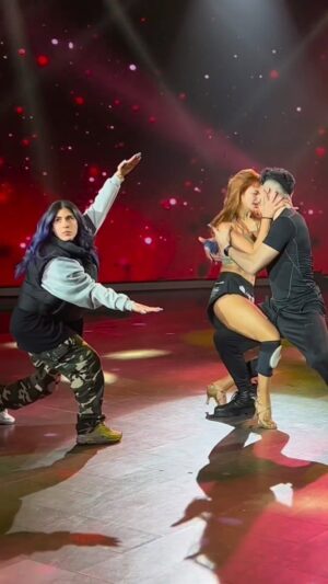 Flor Vigna Instagram - Así fue el proceso del cuadro que vamos a presentar hoy ♥️
Los amo y admiro @damasiaochoa @jonylazarte.ok ✨
Que les gustaría que hagamos la próxima presentación ? Es libre 💃🏼