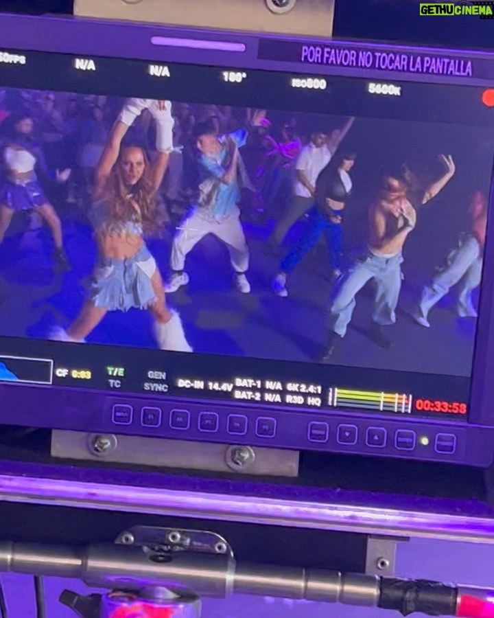 Flor Vigna - 223.9K Likes - MAÑANA 21 hs 🔥
Sale el videoclip RUMBA 🎬
Esto va a ser un FUEGO , pues nuestros protagonistas  rompieron todo !
@danielacelis01 y @thi4go_km 🧨
Looks by @rockthatbody80 🤟🏻