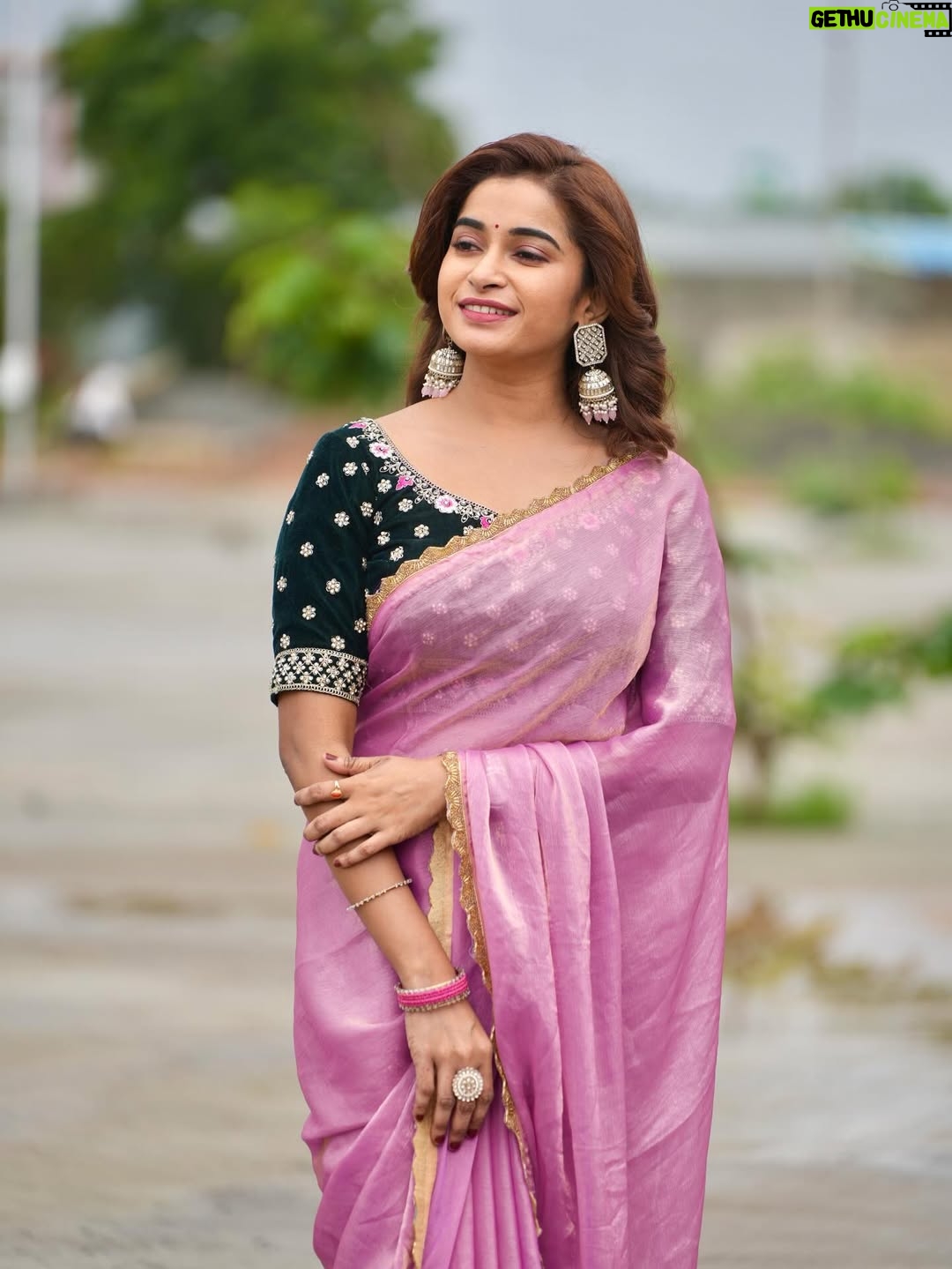 Fouzil Hidhaya - 26K Likes - 💕💞💖

Blouse- @chitras_fashion_studio 

#meta #instagram #metauniverse