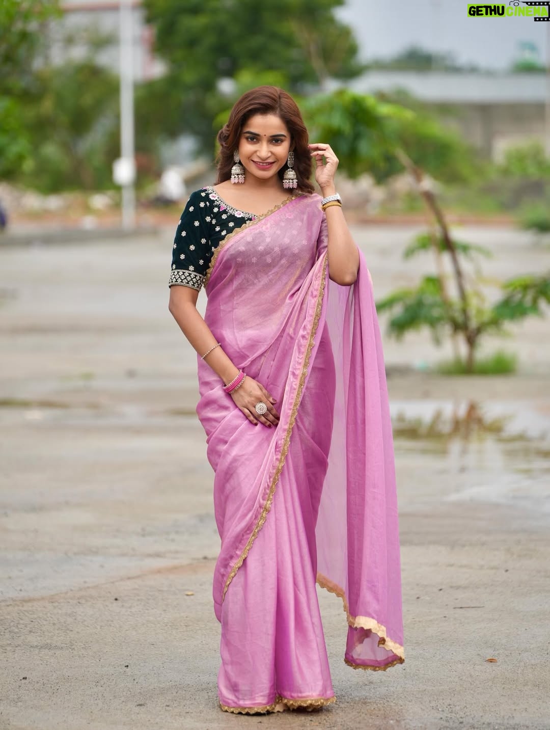 Fouzil Hidhaya - 26K Likes - 💕💞💖

Blouse- @chitras_fashion_studio 

#meta #instagram #metauniverse