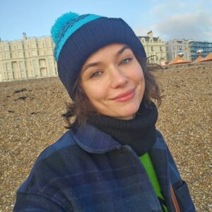 Frankie Ward Instagram - Spending my last day of being 36 (don't all unfollow at once) in Brighton with family, including my first born, Dinah the Dog. Been here many a time but do send your recommendations!

Currently freezing my fingers by the Pavillions ice rink.

Hope you all had a wonderful Christmas!