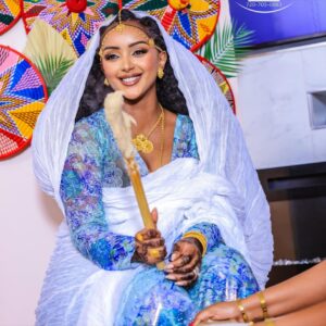 Fryat Yemane Instagram - Makeup @zion_makeup_ Thank you Tsiye💕🫶🏽
Shifon @berhanekisanet 👗😍👌🏾
