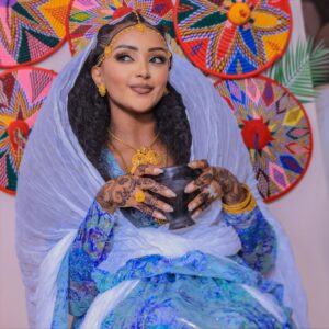 Fryat Yemane Instagram - Makeup @zion_makeup_ Thank you Tsiye💕🫶🏽
Shifon @berhanekisanet 👗😍👌🏾
