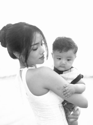 Fujianti Utami Putri Instagram - A year full of lessons, we survived. 2026 please be nice🤍