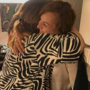 Füsun Demirel Instagram - Geçip giden zamanları  çok özlüyorum... bolca sevgi, bolca öpücük,  bolca sarmalanma, bolca dostluklar...
 @bahar.dizi  @baharrdiziii  meslek hayatımdaki en parlak,  en ışıldayan,  en gurur veren projesi  oldu. 
Hasretle @temedragve @hatisaslan @elitandaccam @hsahinturk @bugragulsoy @fatkasengul @demirhan.demircioglu @nilsudealbayrak @nihalyalciin @mfyapimtv