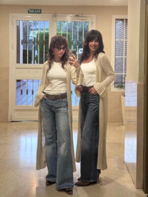 Gabriela Andrada Instagram - dump de cosas que no llegué a postear y dos pares de matching outfits 👯‍♀️