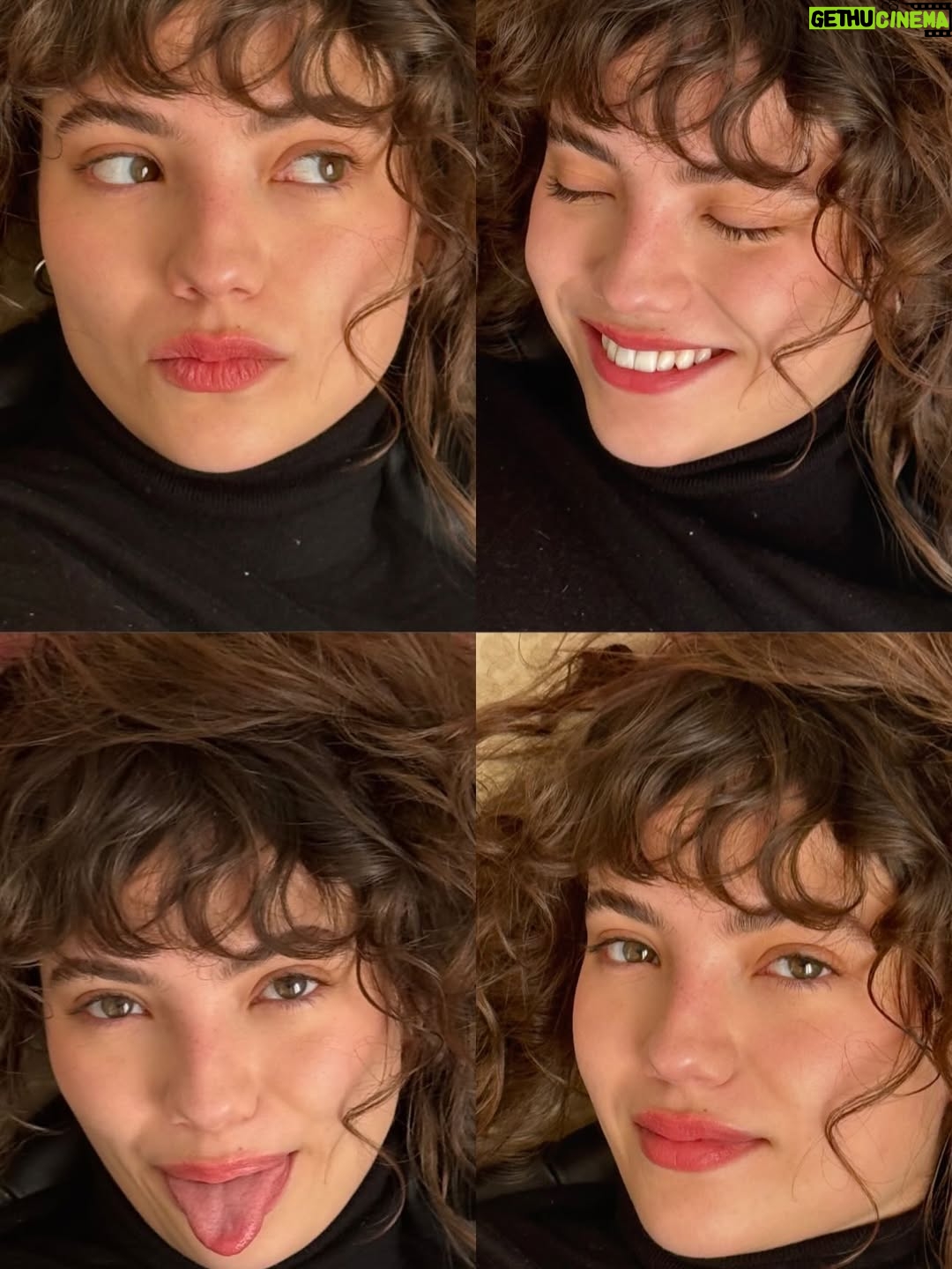 Gabriela Andrada - 44.6K Likes - dump de cosas que no llegué a postear y dos pares de matching outfits 👯‍♀️