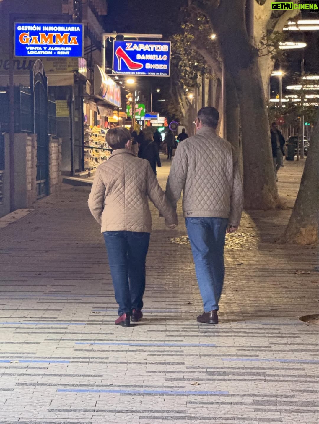 Gabriela Andrada - 44.6K Likes - dump de cosas que no llegué a postear y dos pares de matching outfits 👯‍♀️