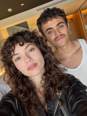 Gabriela Andrada Instagram - El amor de mi vida…. Mi hermano cumple 19 años. Cada año te quiero más, nos mimetizamos más, me haces reír más, me enseñas más. Sacas lo mejor de la gente a tu alrededor. Eres un rayito de sol allá donde vayas. Feliz cumpleaños churrito