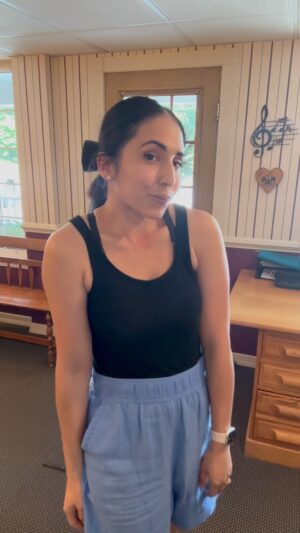 Gabrielle Ruiz Instagram - Marilyn’s an accountant in my fantasy on Aug 2 @therandyandys @scrantonjazzfestival show at @sergeis_scranton. FREE, walk-in seating. I’ll be guest singing the second set. Ty to jazz icon @markomarcinko for having us!! 

@joyrdelvalle @joceylace @monica_blume @singingbaker @alana_cross 

#gabrielleruiz #therandyandys #broadway  #theandrewssisters #jazzmusic
