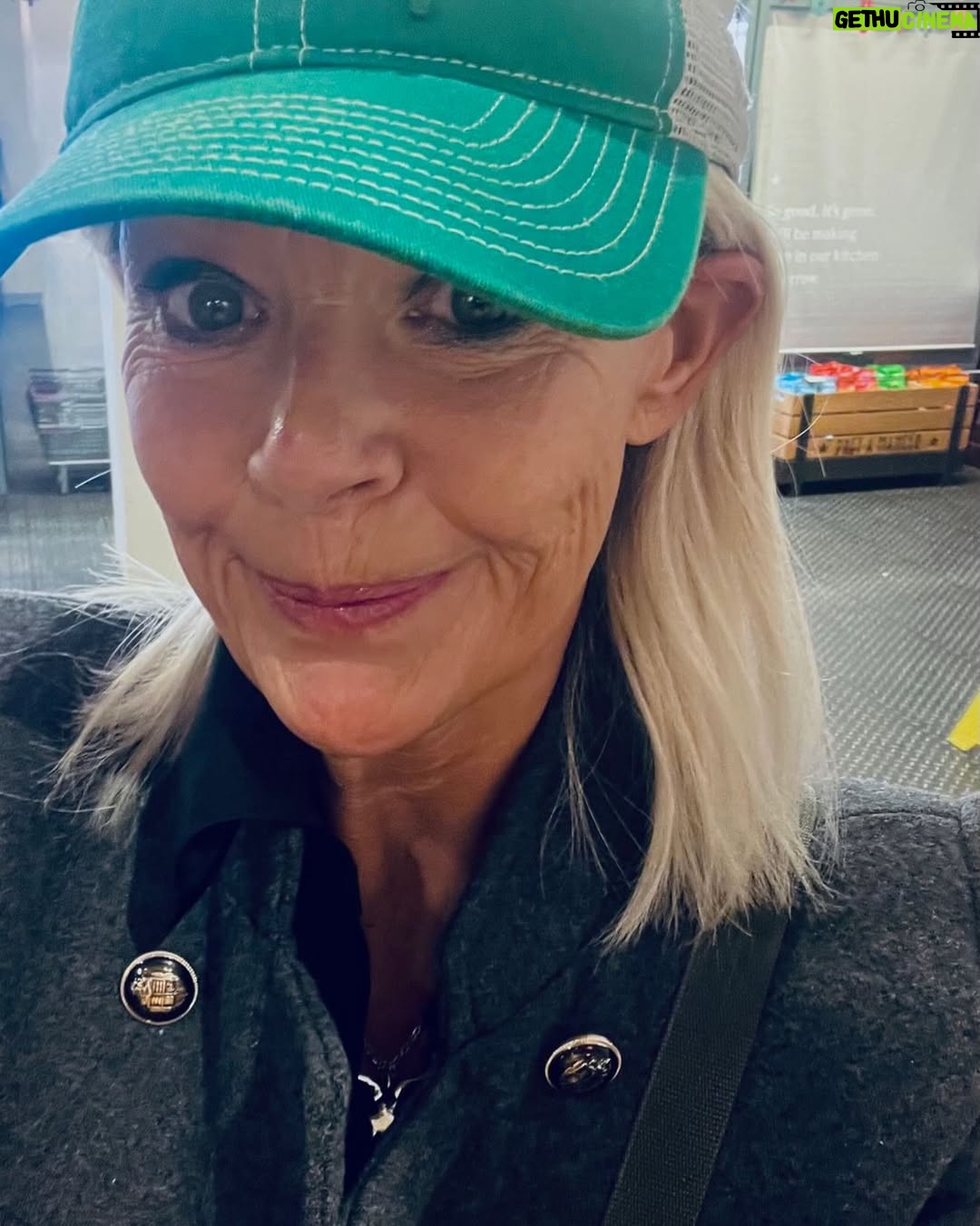 Gail Porter - 786 Likes - Today… I got my phone replaced. 5 days with no phone was nice but it was getting weird!!!! Have a beautiful day xxx