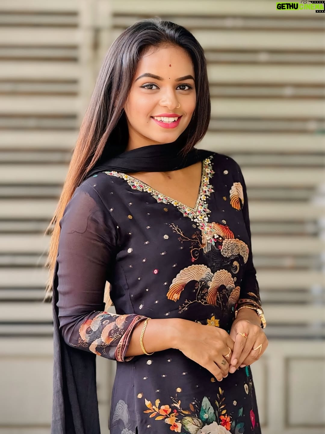 Ganga Gowda - 2.4K Likes - 🖤✨
Follow🦋 @gowdthi_2515 
.
.
#trending #instagram #viral #karnataka #sandalwood #viralvideos #kannada #trendingreels #kannadasongs #kannadathi❤️💛 #gowdthi💫👑