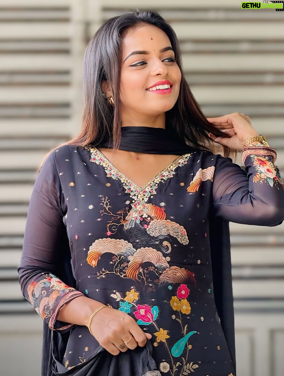 Ganga Gowda - 2.4K Likes - 🖤✨
Follow🦋 @gowdthi_2515 
.
.
#trending #instagram #viral #karnataka #sandalwood #viralvideos #kannada #trendingreels #kannadasongs #kannadathi❤️💛 #gowdthi💫👑