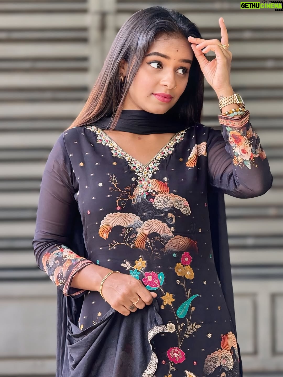 Ganga Gowda - 2.4K Likes - 🖤✨
Follow🦋 @gowdthi_2515 
.
.
#trending #instagram #viral #karnataka #sandalwood #viralvideos #kannada #trendingreels #kannadasongs #kannadathi❤️💛 #gowdthi💫👑
