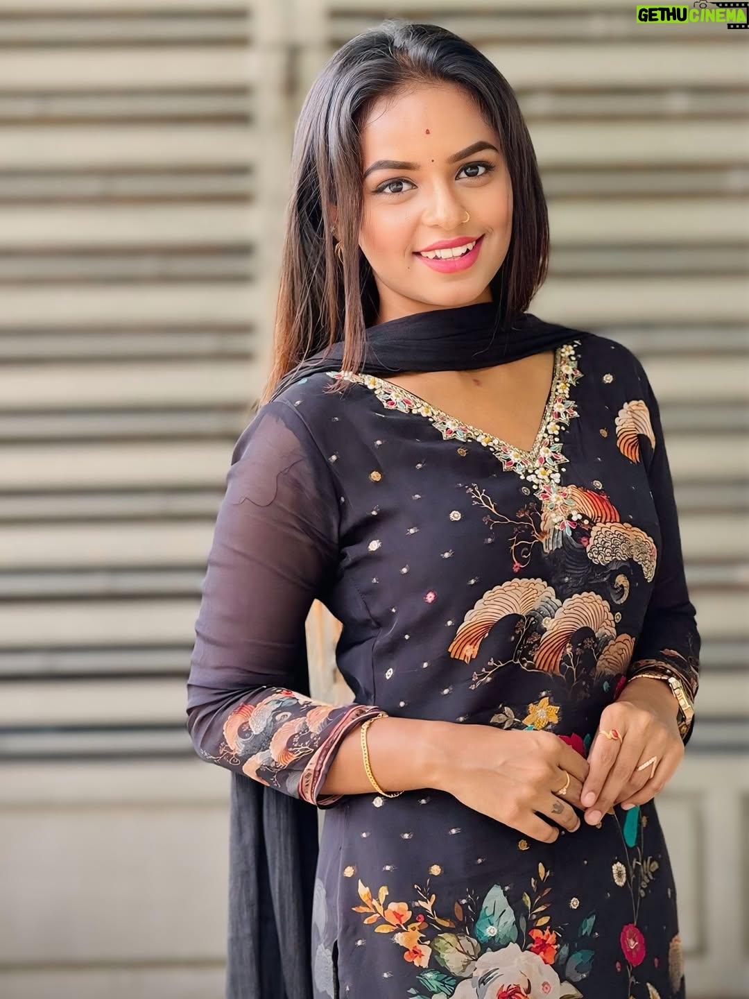 Ganga Gowda - 2.4K Likes - 🖤✨
Follow🦋 @gowdthi_2515 
.
.
#trending #instagram #viral #karnataka #sandalwood #viralvideos #kannada #trendingreels #kannadasongs #kannadathi❤️💛 #gowdthi💫👑