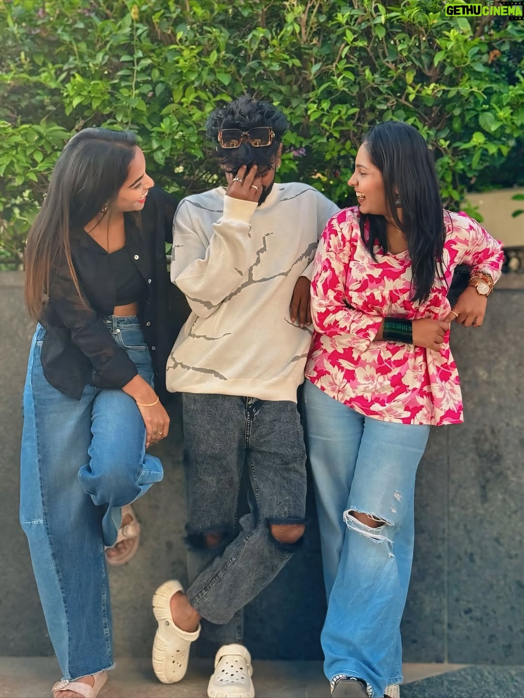 Ganga Gowda - 8.1K Likes - We3>>>>❤️✨ in one frame🧿🙌🏻🔥
Follow🦋 @gowdthi_2515 
.
.
#littlebrother❤️ #besties #gowdthi💫👑 #forummall #goodtimeswithgoodpeople❤️