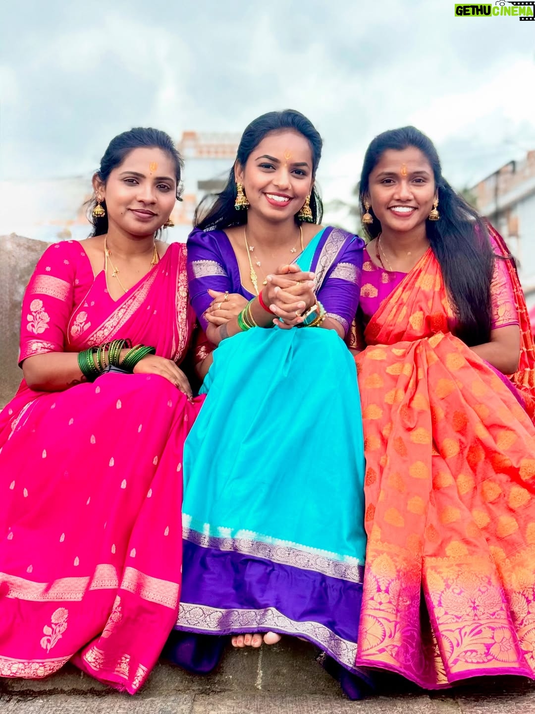 Ganga Gowda - 3K Likes - My trust ರಾಯರು🙏🏻🌺 
Follow🦋 @gowdthi_2515 
@precious_petal_403 ❤️
@sowmya___raj ❤️
.
#trending #instagram #viral #karnataka #manthralayaraghavendraswamy🙏❤️ #manthralayam #sandalwood #viralvideos #kannada #trendingreels #kannadasongs #kannadathi❤️💛 #gowdthi💫👑