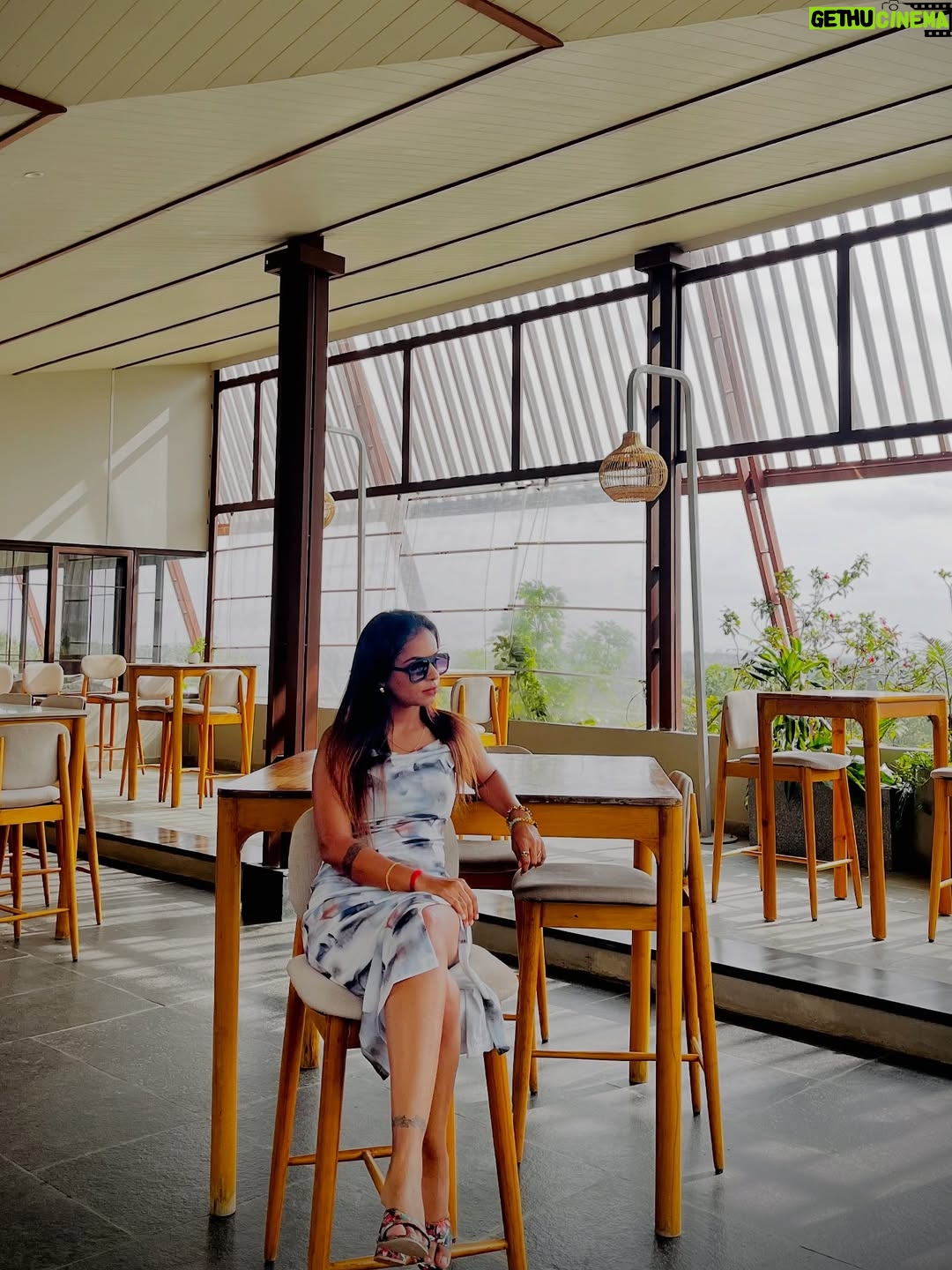 Ganga Gowda - 1.8K Likes - Happy girls are the prettiest girls🤍🎀⚡️
Follow🦋 @gowdthi_2515 
.
.
#kannadathi❤️💛 #gowdthi💫👑