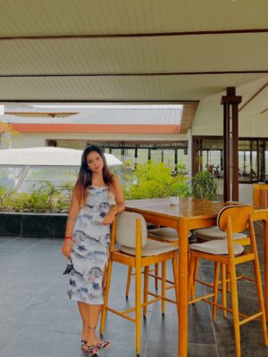 Ganga Gowda Instagram - Happy girls are the prettiest girls🤍🎀⚡️
Follow🦋 @gowdthi_2515 
.
.
#kannadathi❤️💛 #gowdthi💫👑