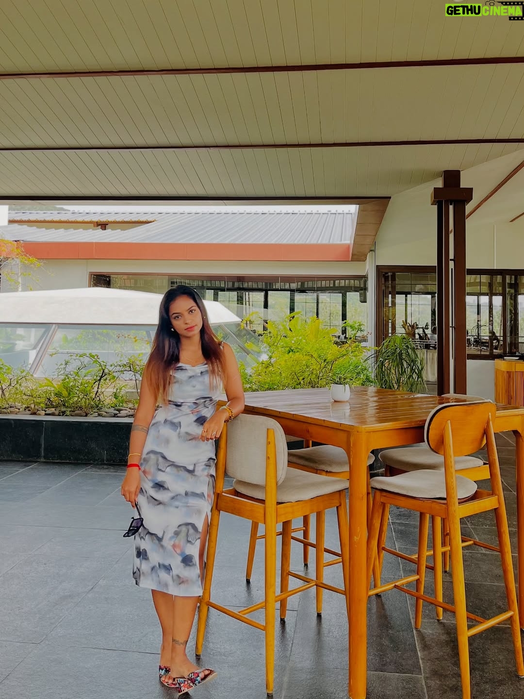 Ganga Gowda - 1.8K Likes - Happy girls are the prettiest girls🤍🎀⚡️
Follow🦋 @gowdthi_2515 
.
.
#kannadathi❤️💛 #gowdthi💫👑